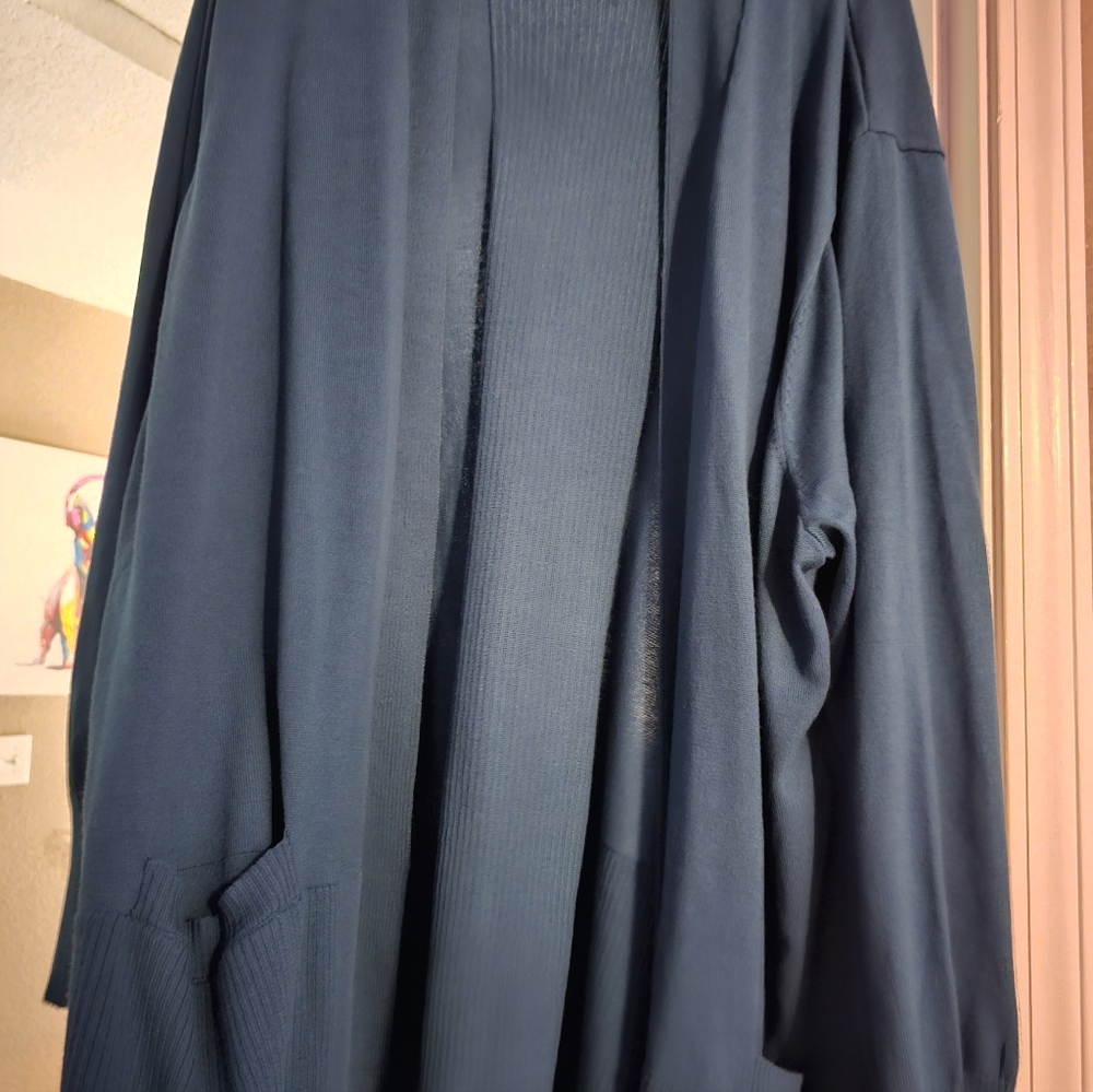 New womans size 3x green sweater/cardigan